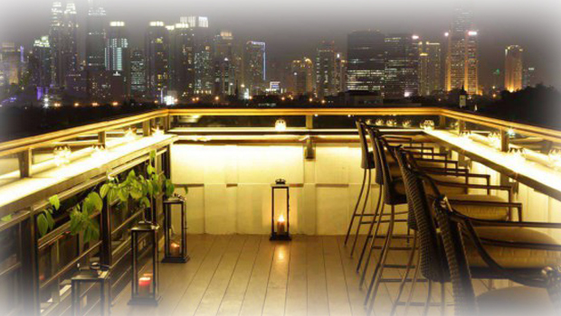 8 restoran rooftop romantis di jakarta