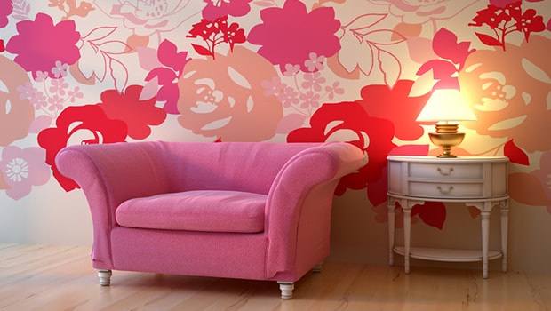 ilustrasi sofa dengan tembok yang dilapisi wallpaper
