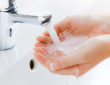 cara mudah hemat air saat cuci tangan