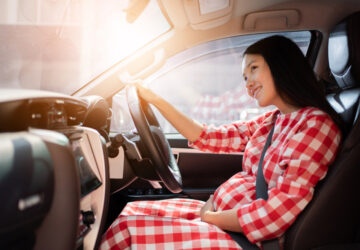 Tips mengendarai mobil untuk ibu hamil